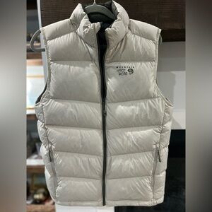 Men’s Mountain Hardware Down Vest